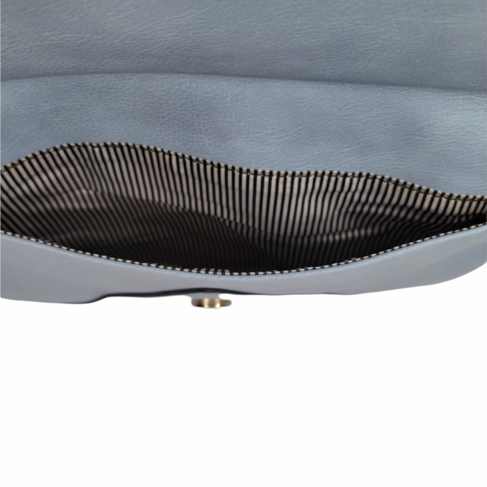 Deluxity Crossbody Envelope Bag - Picture 3 of 4